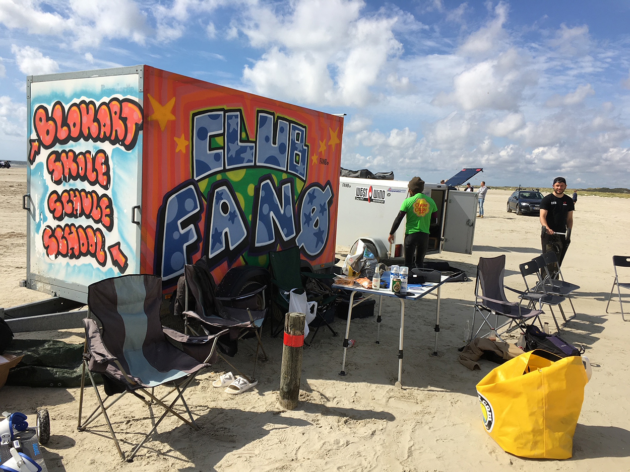 Club Fanø's camp på stranden for blokart skolen